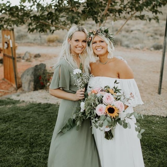 Lulus Dresses & Skirts - Lulus olive maxi dress, worn once for a wedding